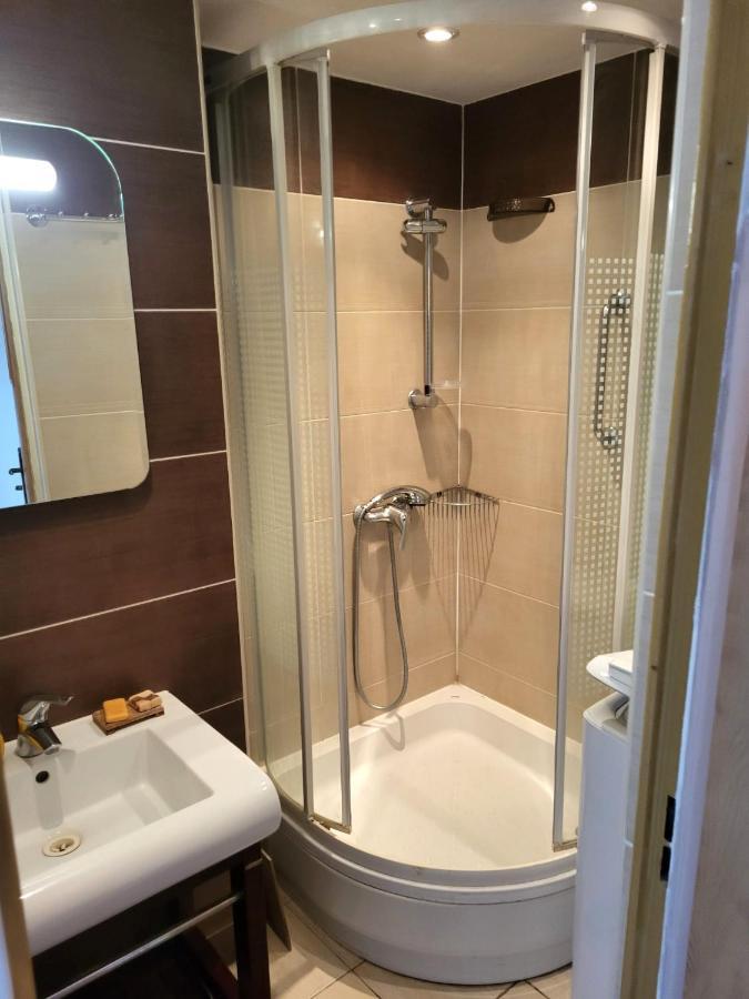 Lemuria Pokoje Wlk Niedzwiedzicy Vandrarhem Legnica Exteriör bild